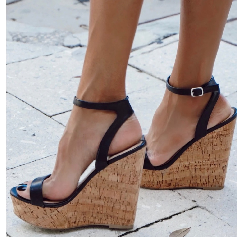 Amira black wedges